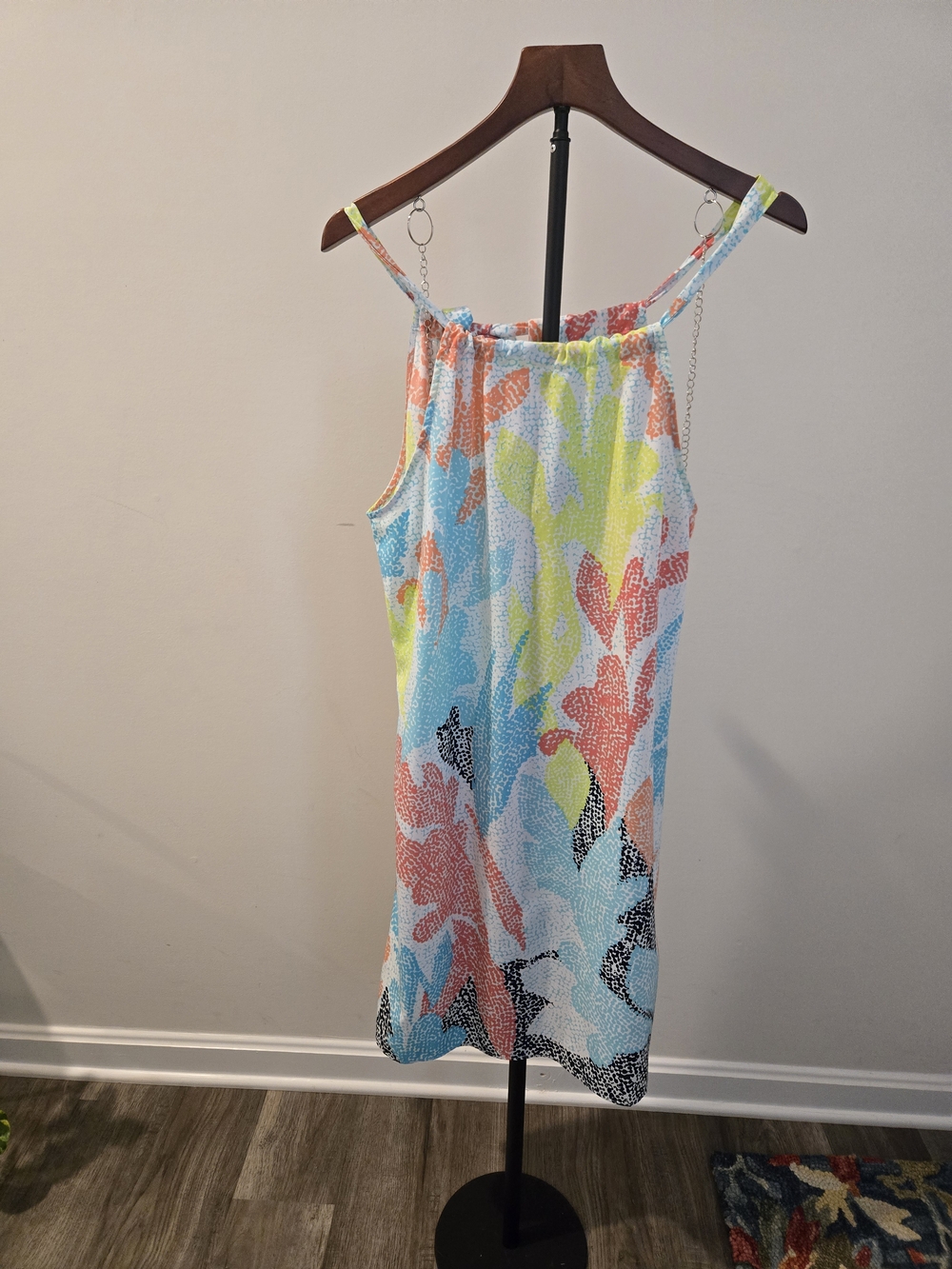 crown & ivy Coral, Turquoise and White Floral Slip Top